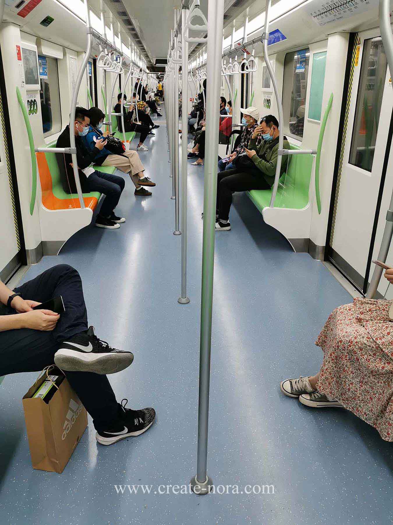 上海地铁诺拉橡胶地板照片3